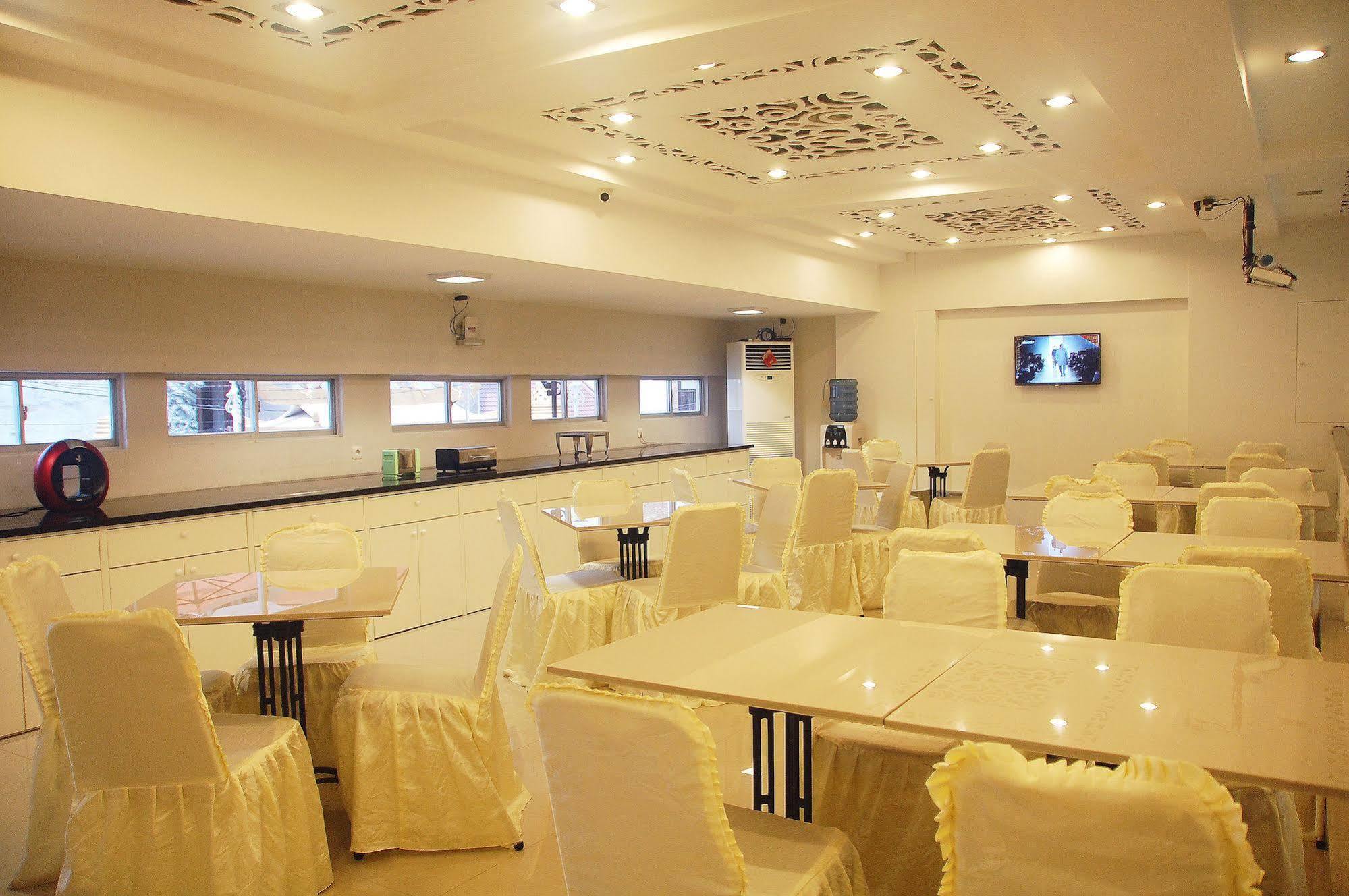 Gandhi Inn Medan Zewnętrze zdjęcie